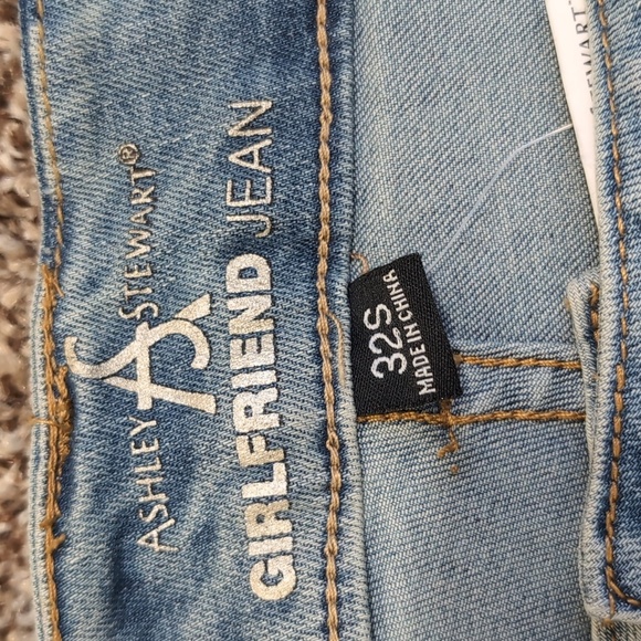 NEW Ashley Stewart Girlfriend Jeans Stretchy Distressed High rise Roomy Size 32S - Picture 3 of 13